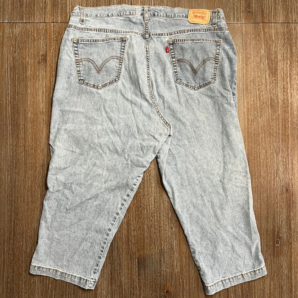 Levis embrace effortless
